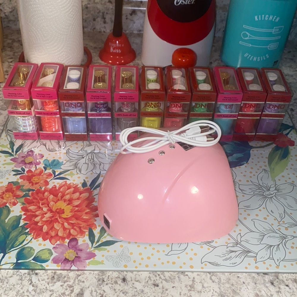 LED NAIL LIGHT WITH DND MATCHING POLISH